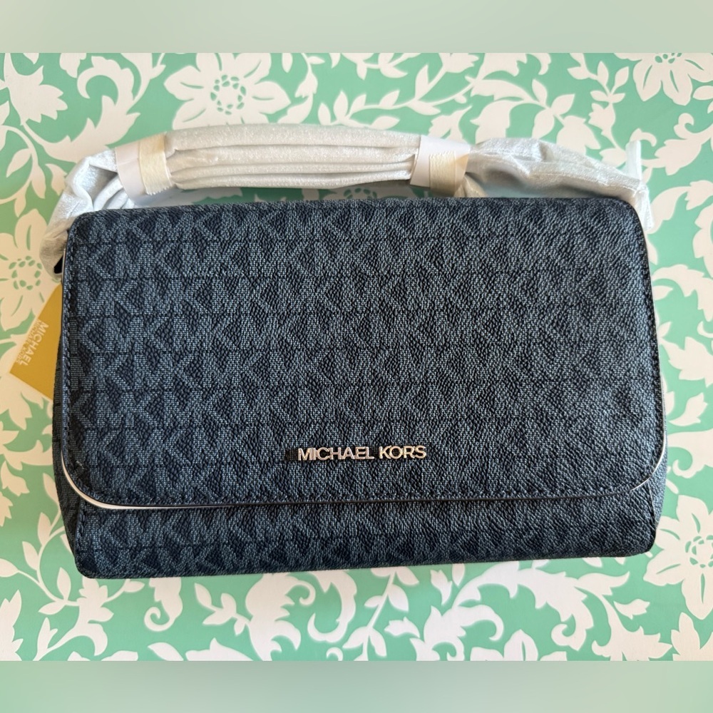 Michael Kors Jet Set Medium Navy Blue PVC Convertible Pouchette Crossbody Bag. - Picture 6 of 14